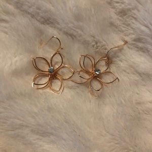 Dainty 3D rose gold earrings
